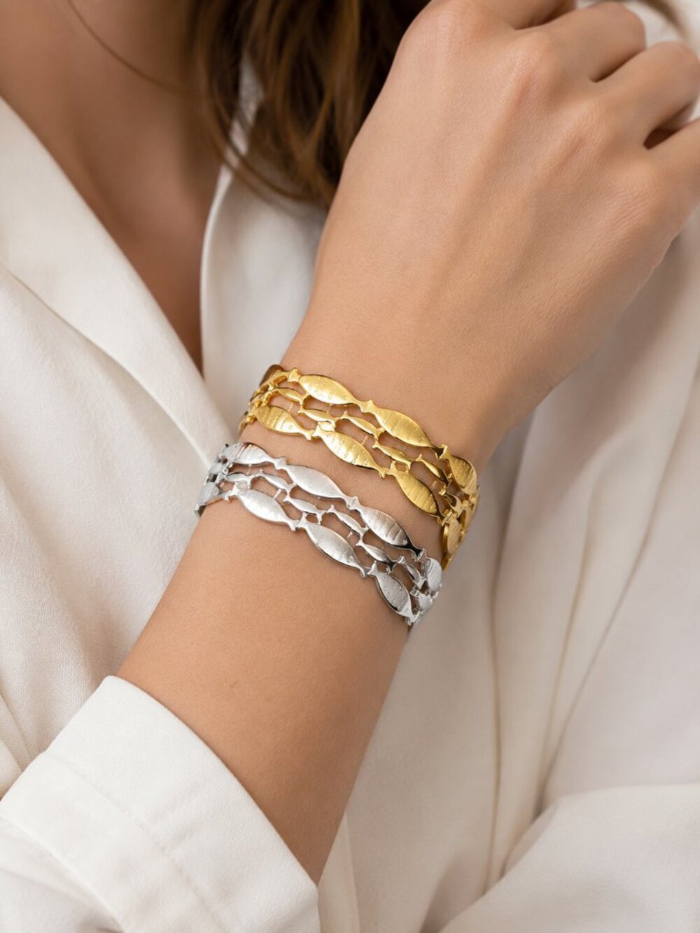 Saachi Coastal Fish Statement Resort Vibe Cuff Bracelet Hypoallergenic Beach NEW